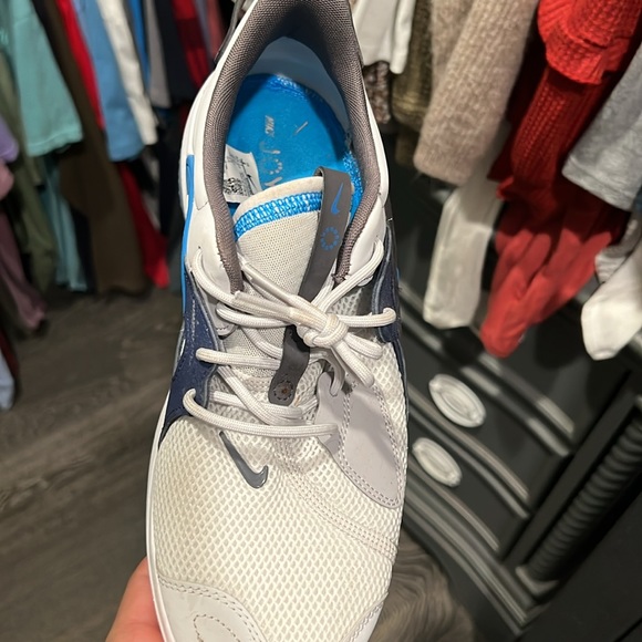 Men’s Nikes size 9. Worn a couple times. - Picture 2 of 5